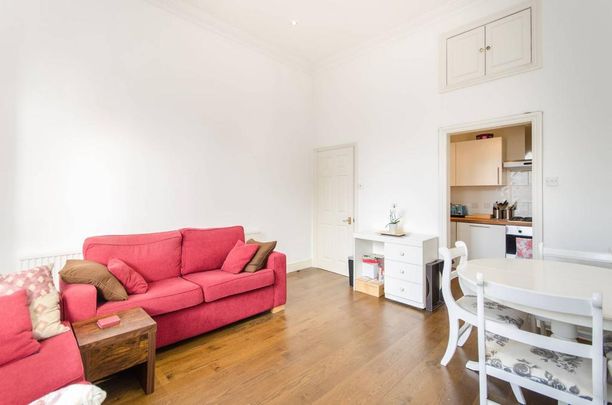 2 bedroom flat to rent - Photo 1