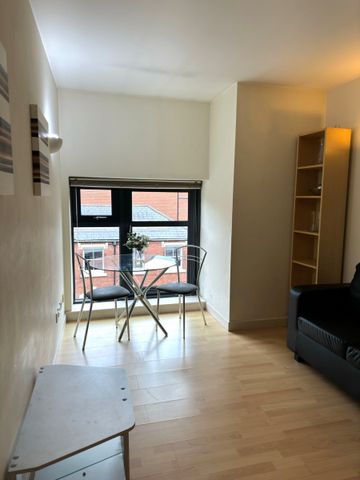 1 Bedroom Apartment - Photo 2