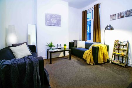 🧐 Spacious En-Suite nr MediaCity - Photo 3