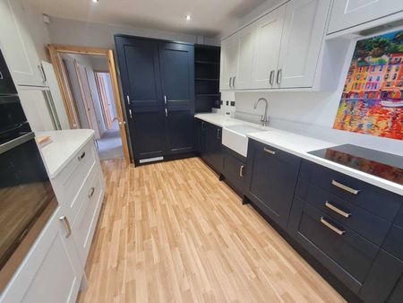 Netherton Lane, Wakefield, Netherton - Photo 4