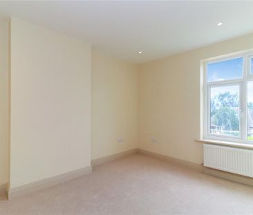 4 bedroom semi-detached house to rent - Photo 5