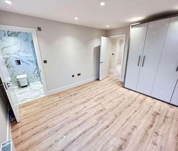 A Hornsey Road, London, N7 - Photo 3