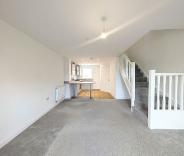 Heol Y Gylfinir, Pontyclun, Llanilid - Photo 1