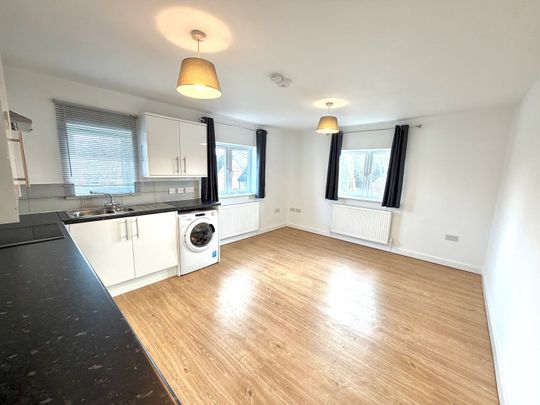 High Street, Didcot - Photo 1