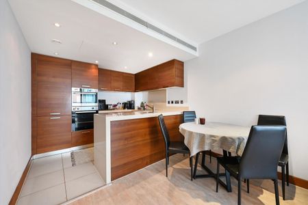 2 bedroom flat to let in Lanson Building, Chelsea bridge Wharf SW11. - Photo 2