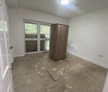 3 bedroom apartment to rent - Photo 2