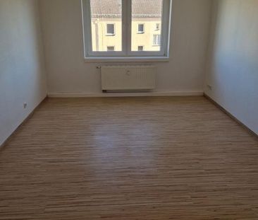 Ideale Familien-Wohlfühlwohnung mit Balkon in ruhiger und grüner Um... - Photo 1