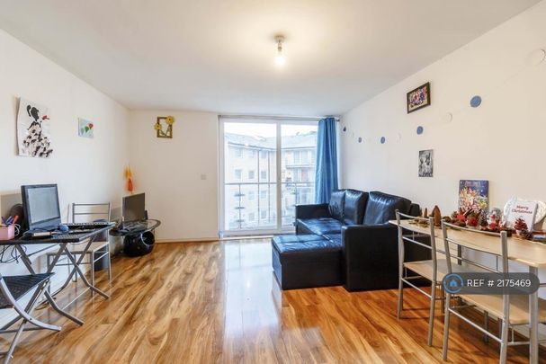 2 bedroom flat to rent - Photo 1