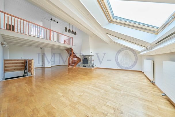 SPACIOUS TRI-LEVEL WITH CHARM AND BALCONY-TERRACE - Photo 1