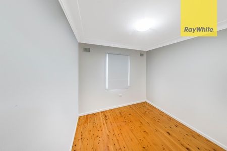 WARM AND COZY HOME OFFERED! READY TO MOVE IN! - Photo 3