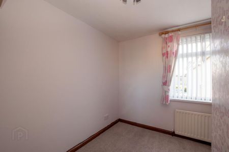 10 Carrowdore Gardens, Bangor, BT19 1SU - Photo 2