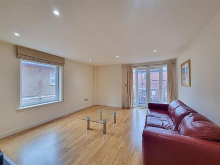 2 bedroom flat to rent - Photo 2