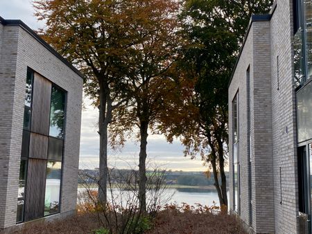 Nybygget og rummelig 3-værelses lejlighed i fantastiske omgivelser - Photo 4