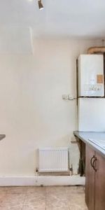 2 bedroom ground floor flat to rent - Photo 4