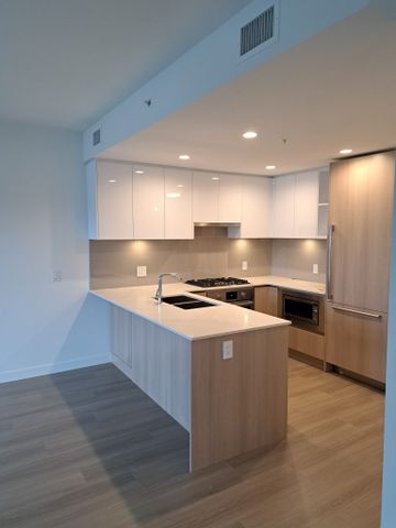 $3,195 / 2br – 863ft2 – LARGE 2 Bedroom 2 Bathroom, Air-Conditioned building (R0035) - Photo 3