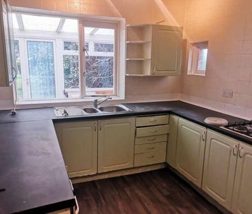 Bedroom House In Bournemouth, BH9 - Photo 5