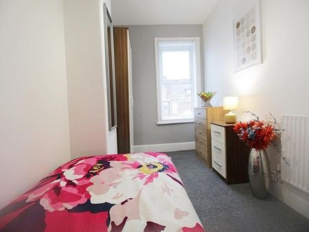 Student Accommodation, 29 Eastbourne Street, Monks Road, Lincoln, Lincolnshire, LN2 5BW, United Kingdom - Photo 2