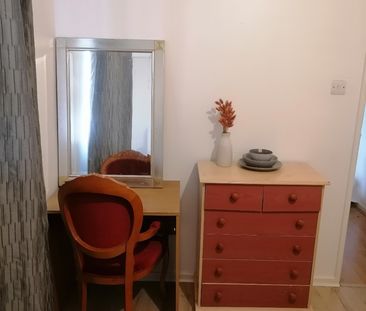 Room in a Shared Flat, Newburn Street, SE11 - Photo 1