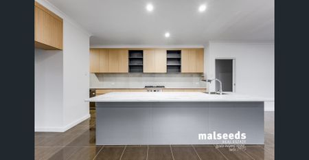 Recently Built Large Family Home - Photo 4