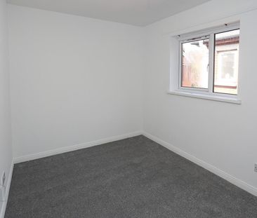 16 Empire Parade, BT126GN, Belfast - Photo 4