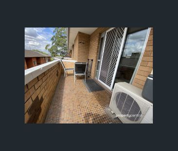 Stylish & Comfortable Living with Modern Features - Photo 4