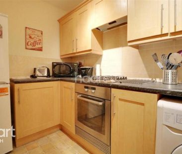 3 bedroom semi-detached house to rent - Photo 6