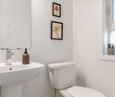 For Lease - 430 Markdale Terrace, Blossom Park - Airport and Area, ... - Photo 2