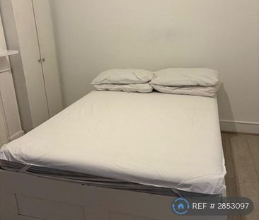 4 bedroom terraced house to rent - Photo 3