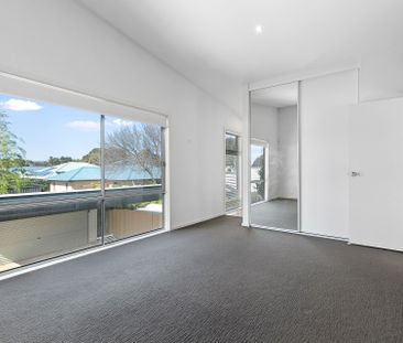 Luxury Home Opposite the Park! - Photo 6