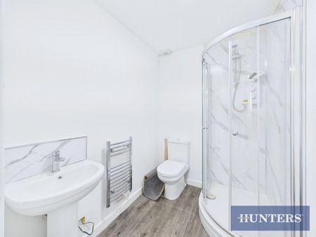 2 bedroom Flat To Let - Photo 3