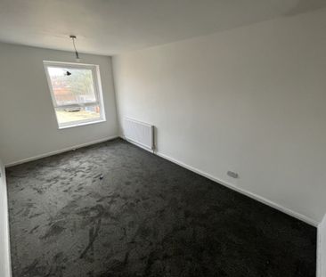 3 bed Semi-Detached - To Let - Photo 2