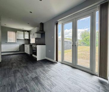 3 bedroom semi-detached house to rent - Photo 6