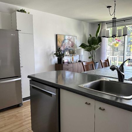 Très Beau 4 1/2 à louer Repentigny FOYER 1er etage - Photo 3