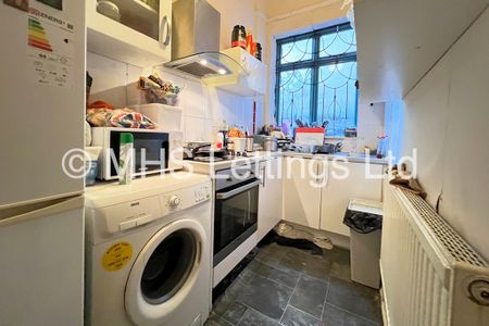 2 Bedroom Ground Floor Flat for rent in St. Johns Terrace - Photo 3