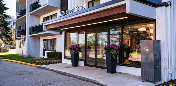 Bloor Street Apartments - Photo 2