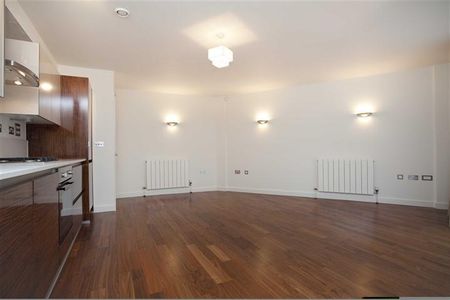 1 bedroom ground floor flat to rent - Photo 2