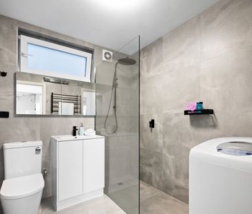 Ideal apartment living in Glen Iris - Photo 3