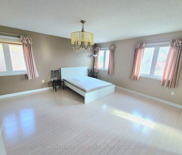 Detached Home For Lease | W8140280 - Photo 1