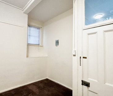 33 Hankey Street, Mount Cook - Photo 1