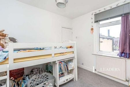 Leonard Road, PO12 - Photo 4