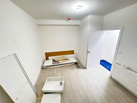 6 Bed Terraced House, Morley Road, E15 - Photo 4