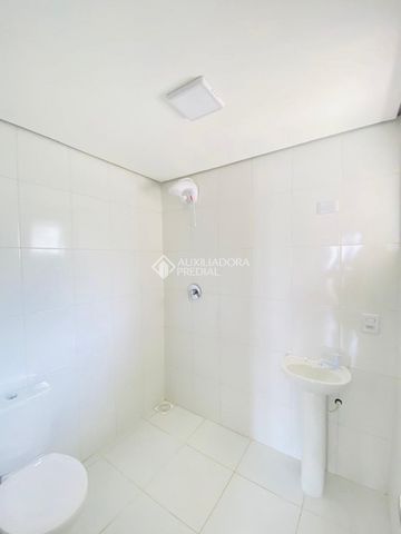 Casa com 2 quartos e 80m² para alugar em Mato Queimado, Gramado. - Foto 2