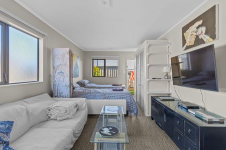 FULLY FURNISHED STUDIO UNIT IN VOGELTOWN - Photo 2