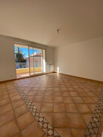 HYERES CENTRE - VILLA MEDICIS - T2 de 48 m² + BALCON + PARKING - Photo 4