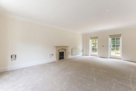 6 bedroom detached house to rent - Photo 2