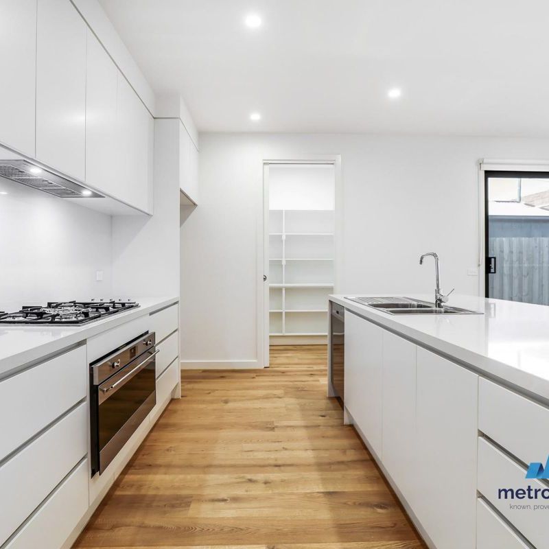 12B Mortimore Street, BENTLEIGH, VIC - Photo 1