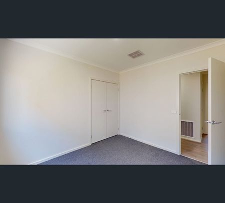 13 Wattleseed Drive, Fraser Rise, Vic 3336 - Photo 5