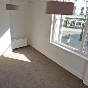 A 1 Bedroom Flat in The Promenade GL50 1LE - Photo 2