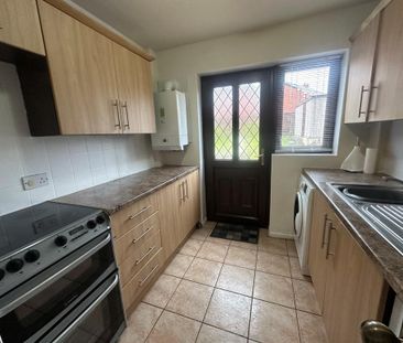 2 bedroom semi-detached bungalow to rent - Photo 4