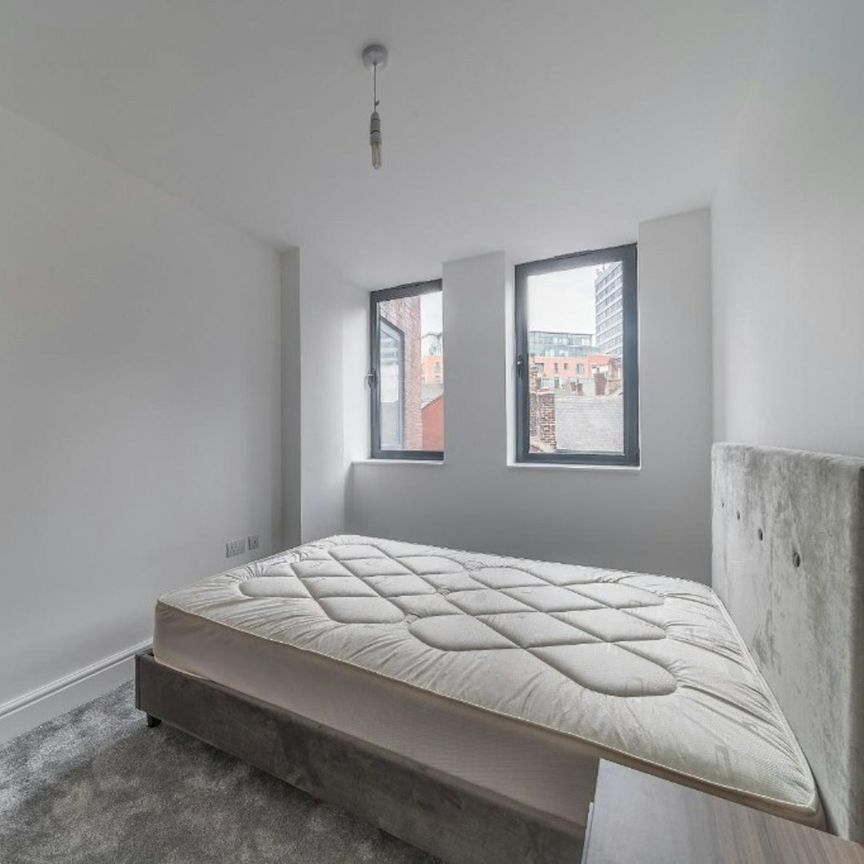 Flat to rent on - Photo 1